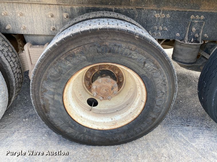 image for item HG9137 2009 Mack Granite GU713  dump truck