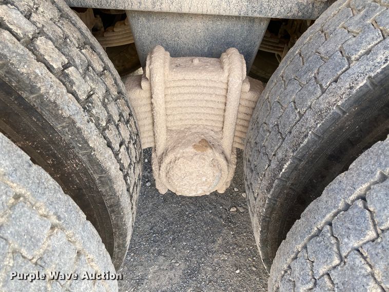 image for item HG9137 2009 Mack Granite GU713  dump truck