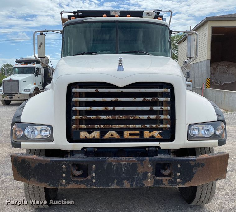 image for item HG9138 2009 Mack GU713  dump truck