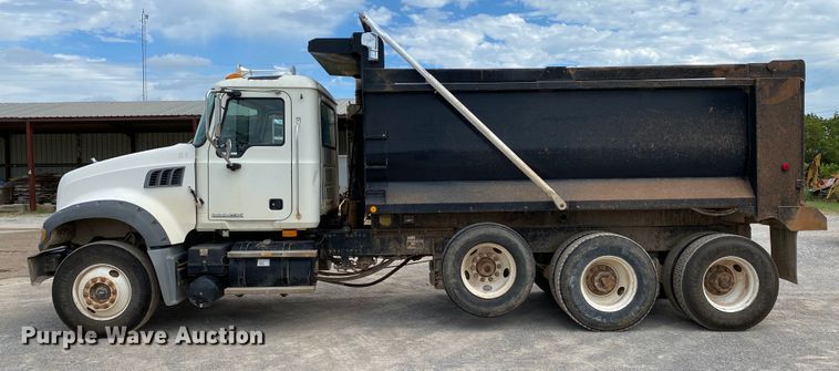 image for item HG9138 2009 Mack GU713  dump truck