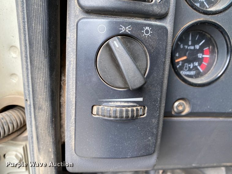 image for item HG9138 2009 Mack GU713  dump truck