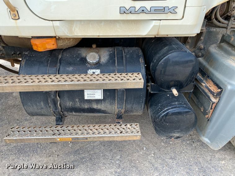 image for item HG9138 2009 Mack GU713  dump truck