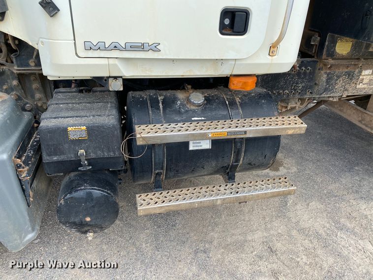 image for item HG9138 2009 Mack GU713  dump truck