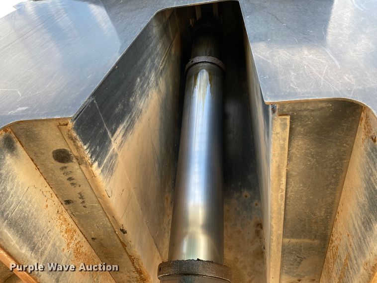 image for item HG9138 2009 Mack GU713  dump truck