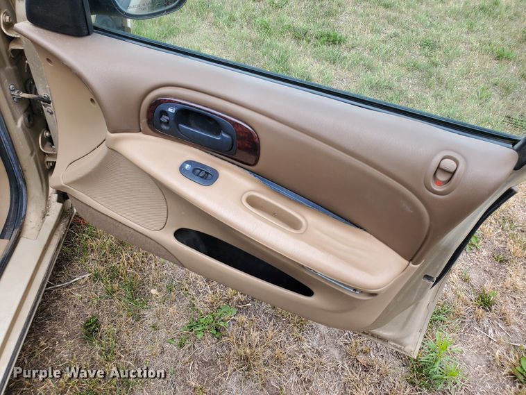 image for item HK9171 1998 Chrysler Concorde LXI