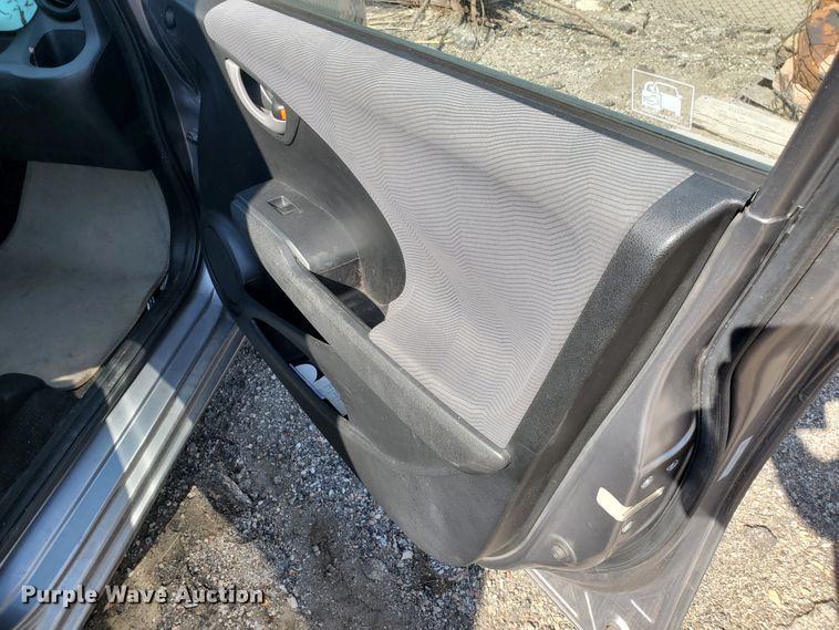 image for item HK9175 2009 Honda Fit