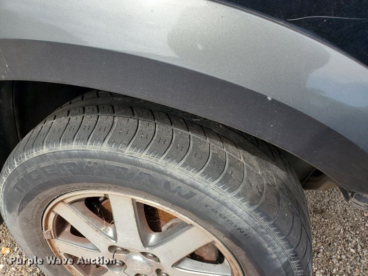 image for item HK9177 2002 Buick Rendezvous CX  SUV