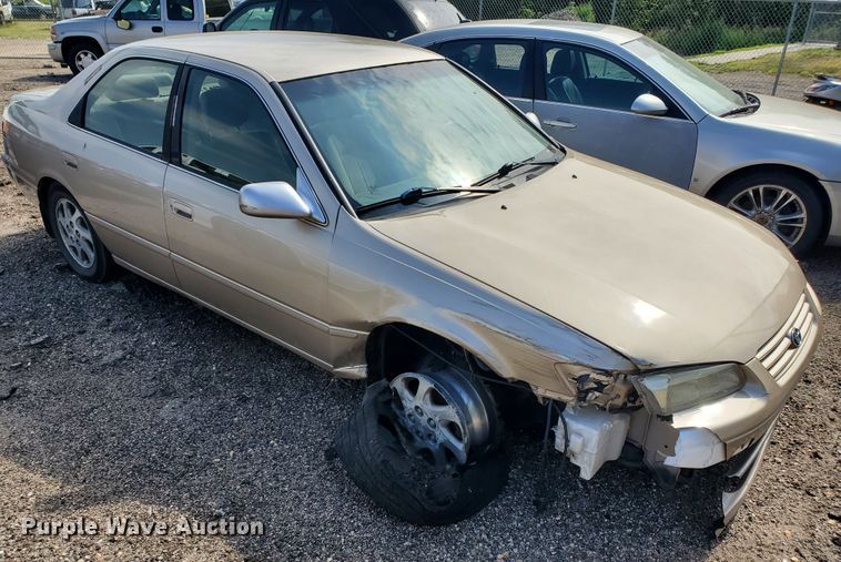 image for item HK9178 1999 Toyota Camry LE