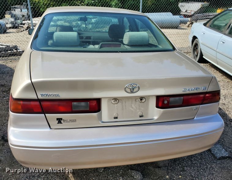 image for item HK9178 1999 Toyota Camry LE