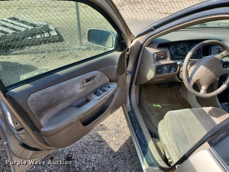 image for item HK9178 1999 Toyota Camry LE