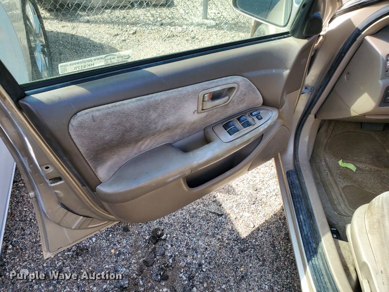 image for item HK9178 1999 Toyota Camry LE