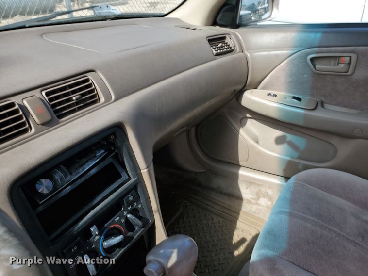 image for item HK9178 1999 Toyota Camry LE