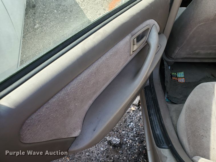 image for item HK9178 1999 Toyota Camry LE