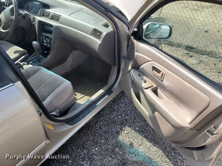 image for item HK9178 1999 Toyota Camry LE