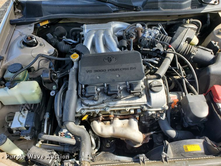 image for item HK9178 1999 Toyota Camry LE