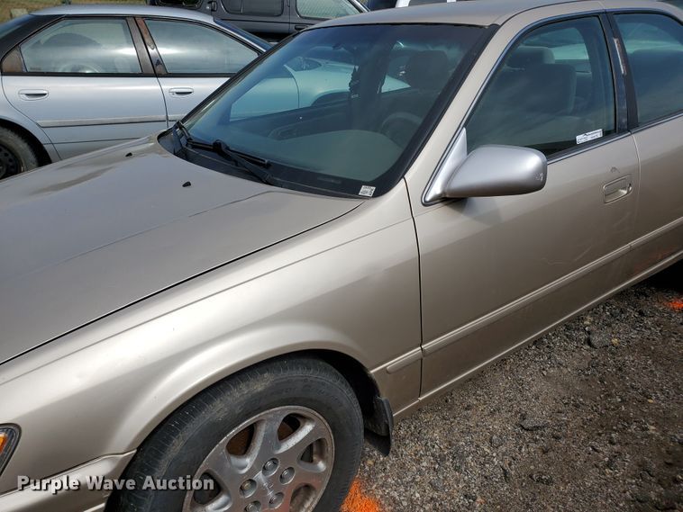 image for item HK9178 1999 Toyota Camry LE