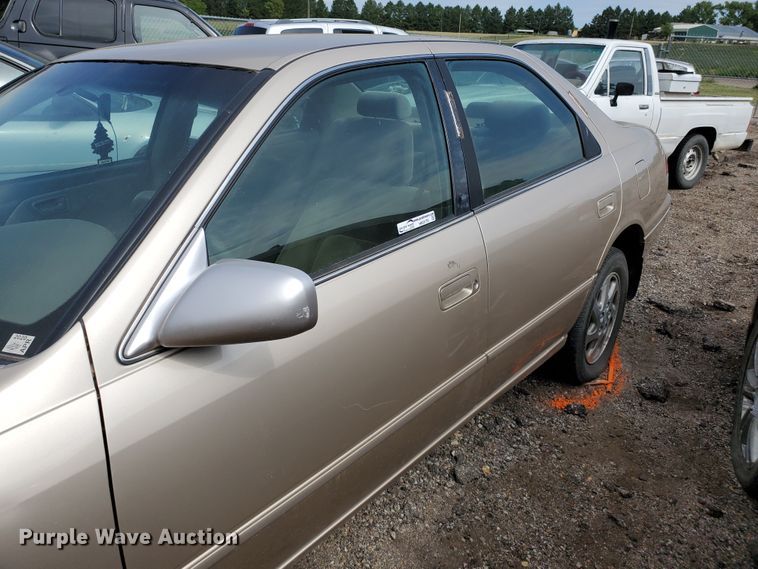 image for item HK9178 1999 Toyota Camry LE
