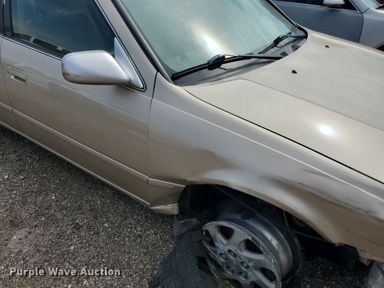 image for item HK9178 1999 Toyota Camry LE