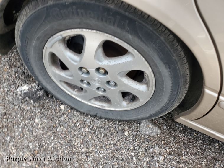 image for item HK9178 1999 Toyota Camry LE