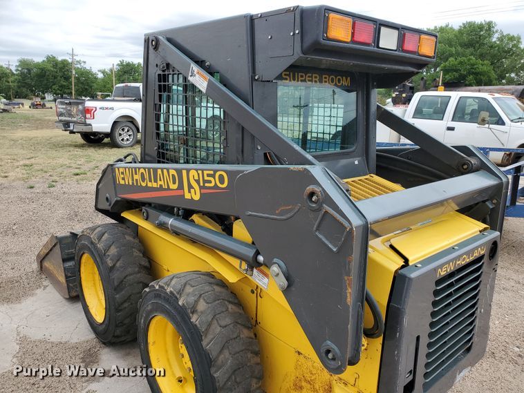 image for item HK9179 2003 New Holland LS150  skid steer loader