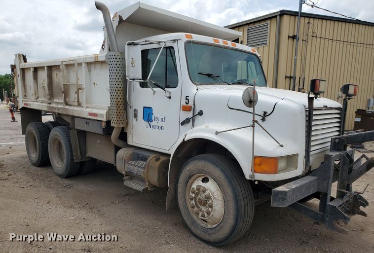 image for item HK9182 1991 International 4900  dump truck