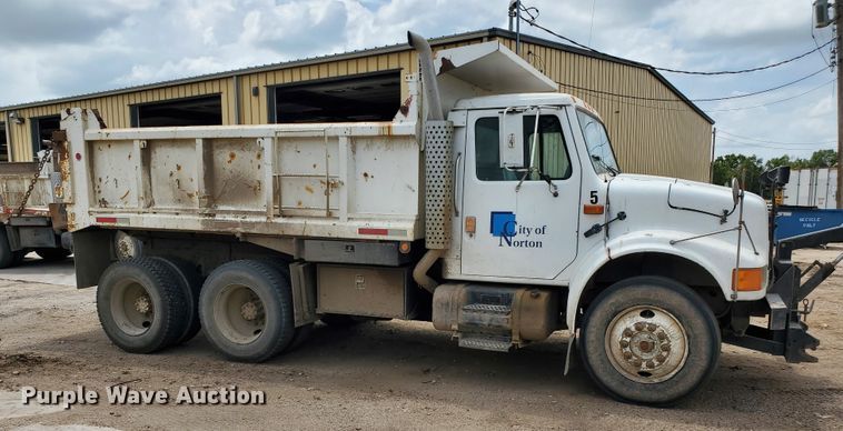 image for item HK9182 1991 International 4900  dump truck