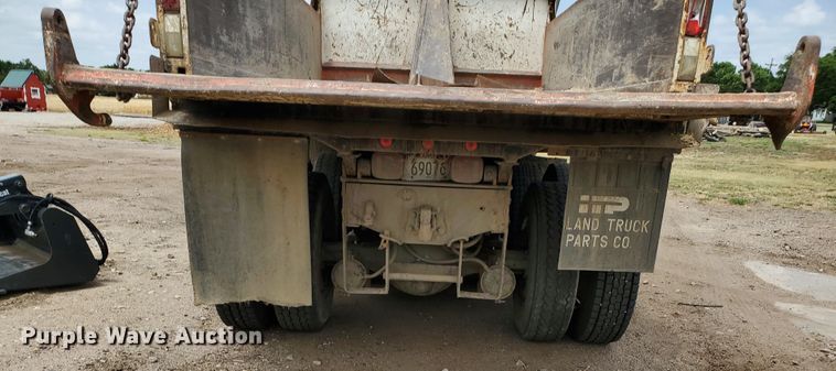 image for item HK9182 1991 International 4900  dump truck