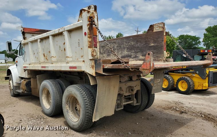 image for item HK9182 1991 International 4900  dump truck