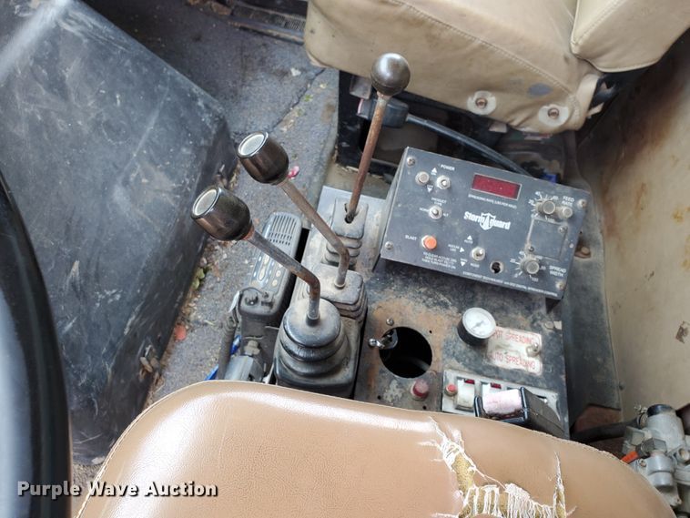 image for item HK9182 1991 International 4900  dump truck