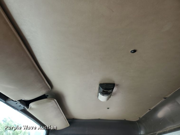 image for item HK9182 1991 International 4900  dump truck