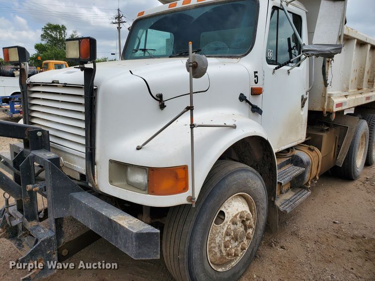 image for item HK9182 1991 International 4900  dump truck