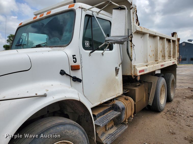 image for item HK9182 1991 International 4900  dump truck