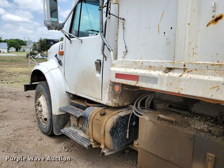 image for item HK9182 1991 International 4900  dump truck