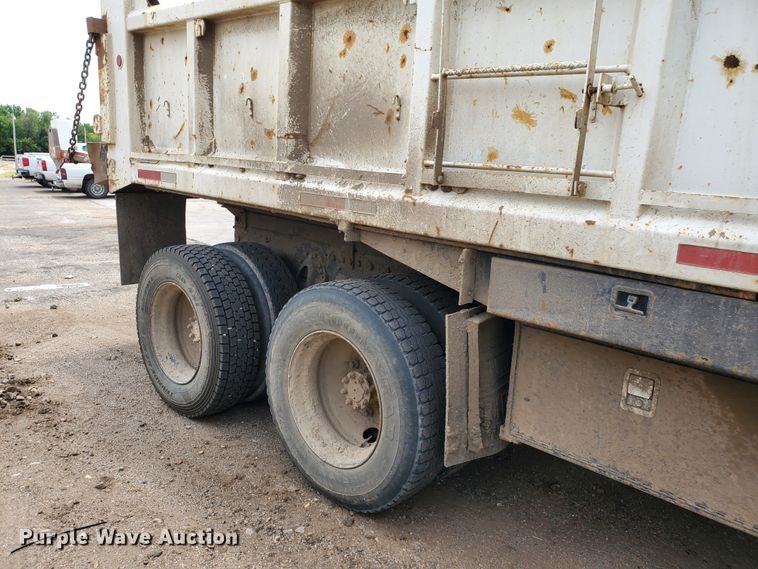 image for item HK9182 1991 International 4900  dump truck