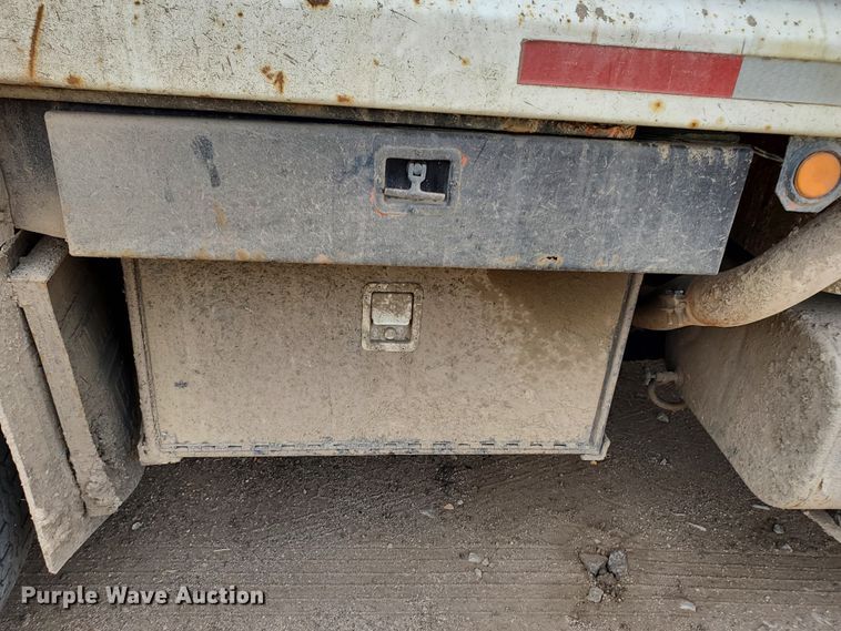 image for item HK9182 1991 International 4900  dump truck