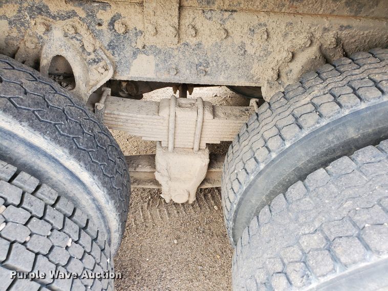 image for item HK9182 1991 International 4900  dump truck