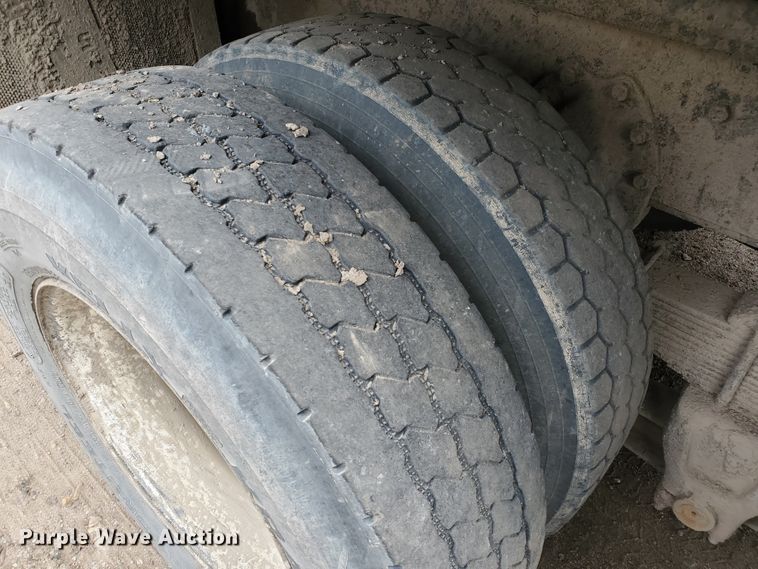 image for item HK9182 1991 International 4900  dump truck