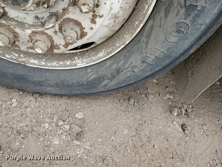 image for item HK9182 1991 International 4900  dump truck