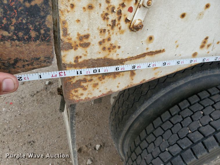 image for item HK9182 1991 International 4900  dump truck