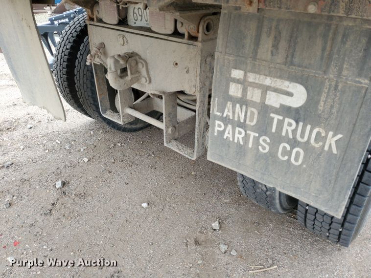 image for item HK9182 1991 International 4900  dump truck