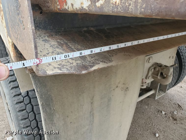 image for item HK9182 1991 International 4900  dump truck