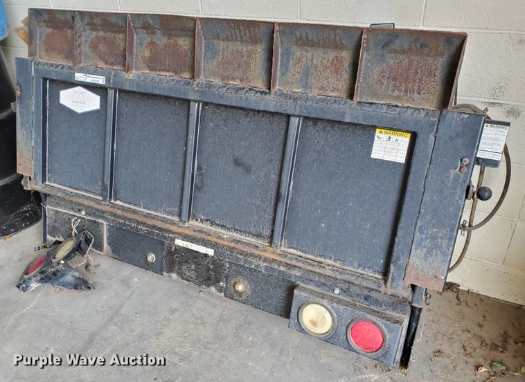 image for item HK9209 Tommy Gate 64P Series 1000 end gate lift