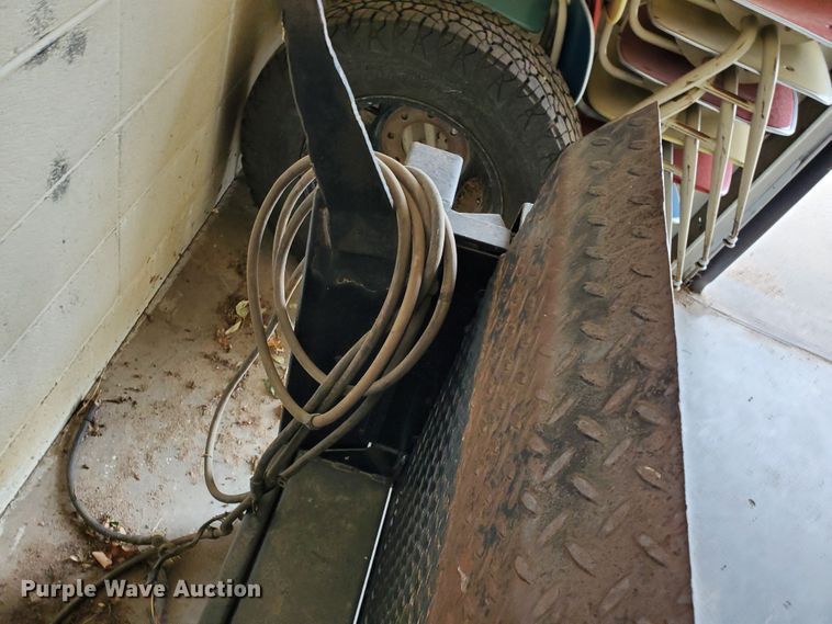 image for item HK9209 Tommy Gate 64P Series 1000 end gate lift