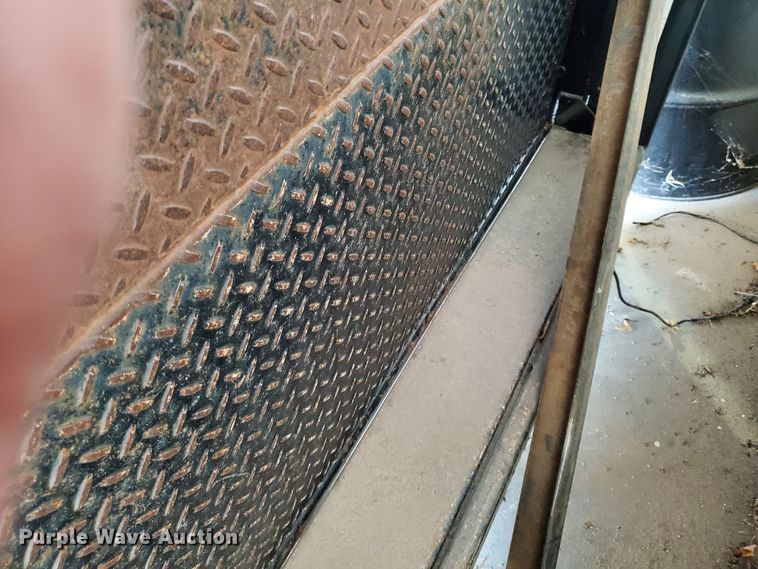 image for item HK9209 Tommy Gate 64P Series 1000 end gate lift