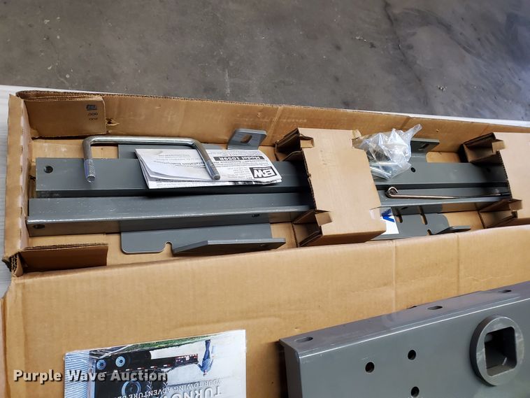 image for item HK9210 B&W 1059R Turnoverball gooseneck hitch