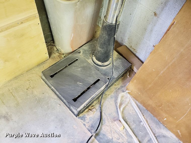 image for item HK9213 Delta 17-990X drill press