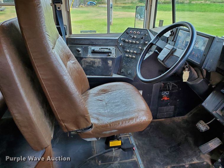 image for item HK9222 1997 Chevrolet  Blue Bird school bus