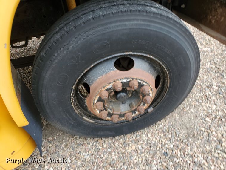 image for item HK9222 1997 Chevrolet  Blue Bird school bus