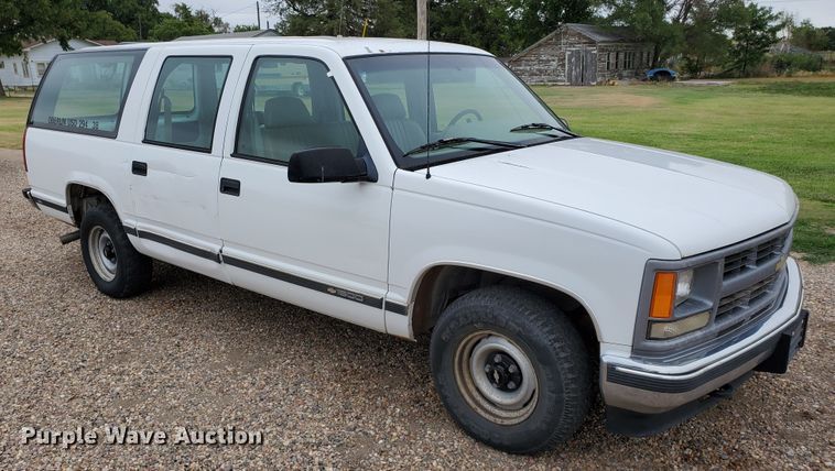 image for item HK9223 1996 Chevrolet Suburban C1500  SUV