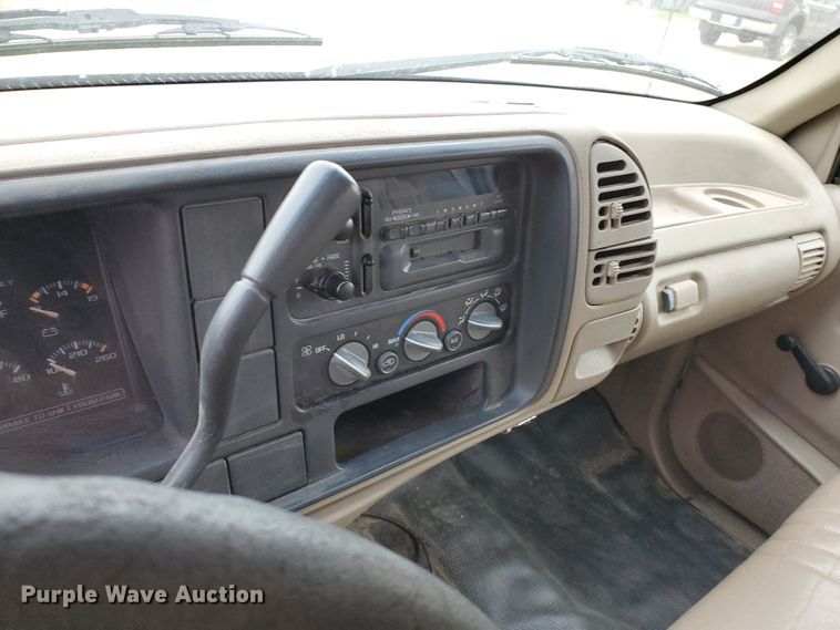 image for item HK9223 1996 Chevrolet Suburban C1500  SUV